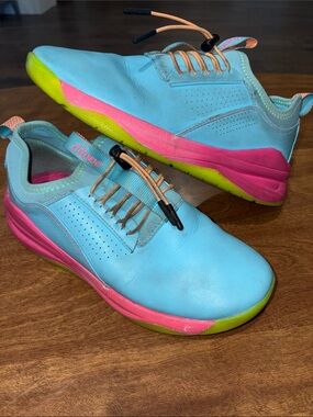 Clove Classic in Supernova colorway W9/M7.5